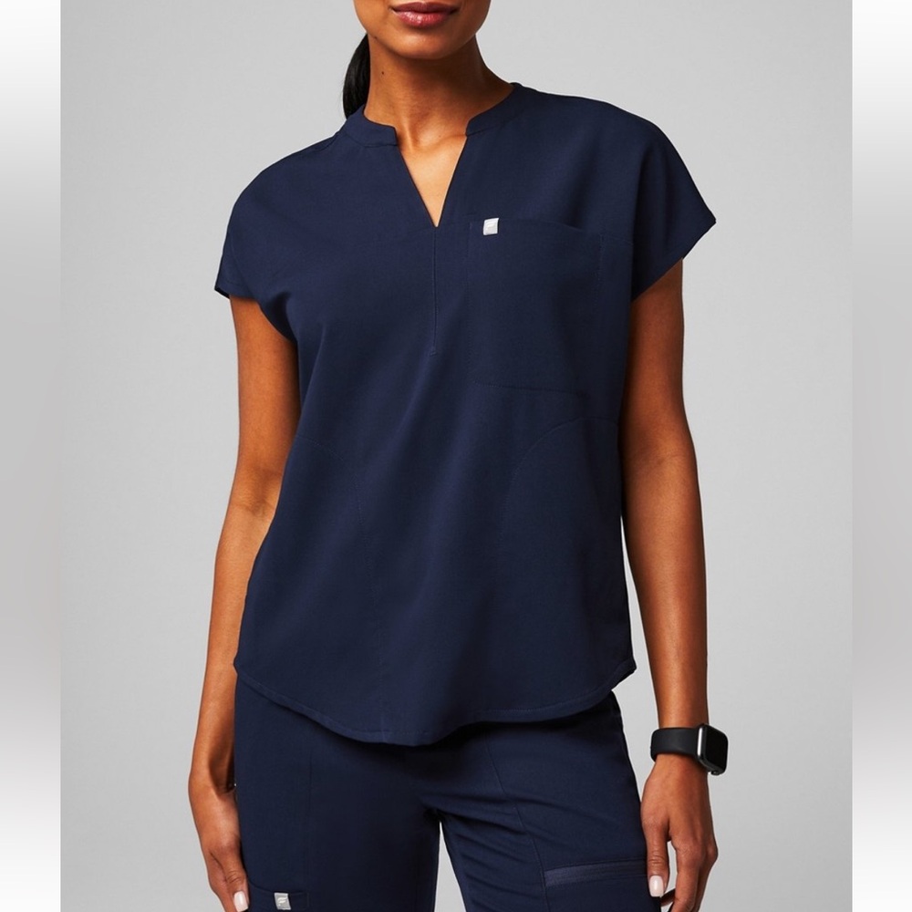 Fabletics Scrub Set - Picture 3 of 3
